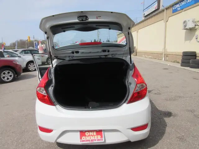 2014 Hyundai Accent GL - Photo 7