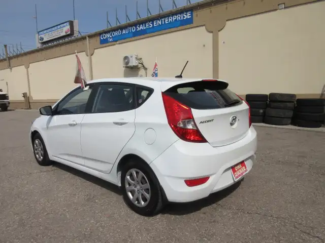 2014 Hyundai Accent GL - Photo 9