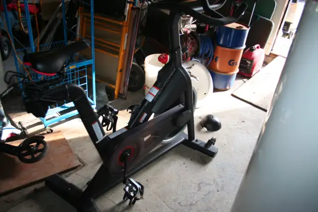 Beau velo d'excercise (Pro-Form) avec écran Livraison possible
