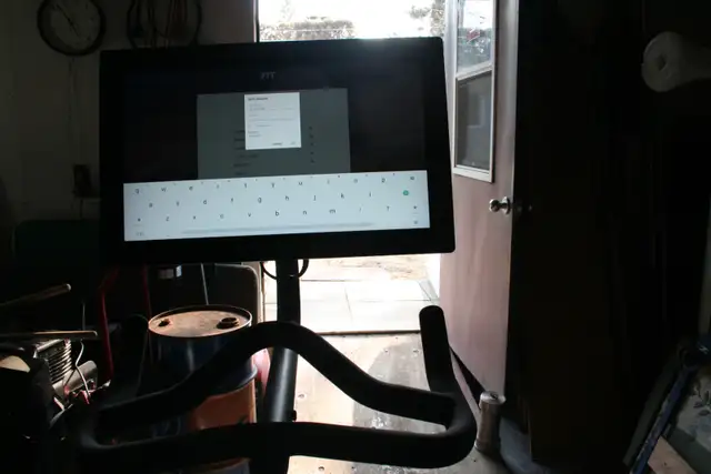 Beau velo d'excercise (Pro-Form) avec écran Livraison possible - Photo 2