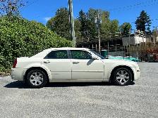 2005 Chrysler 300 RWD - Photo 4