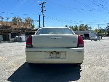 2005 Chrysler 300 RWD - Photo 6