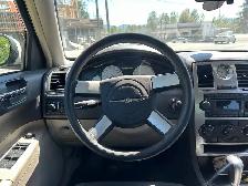 2005 Chrysler 300 RWD - Photo 8
