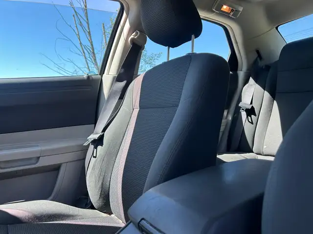 2005 Chrysler 300 RWD - Photo 10