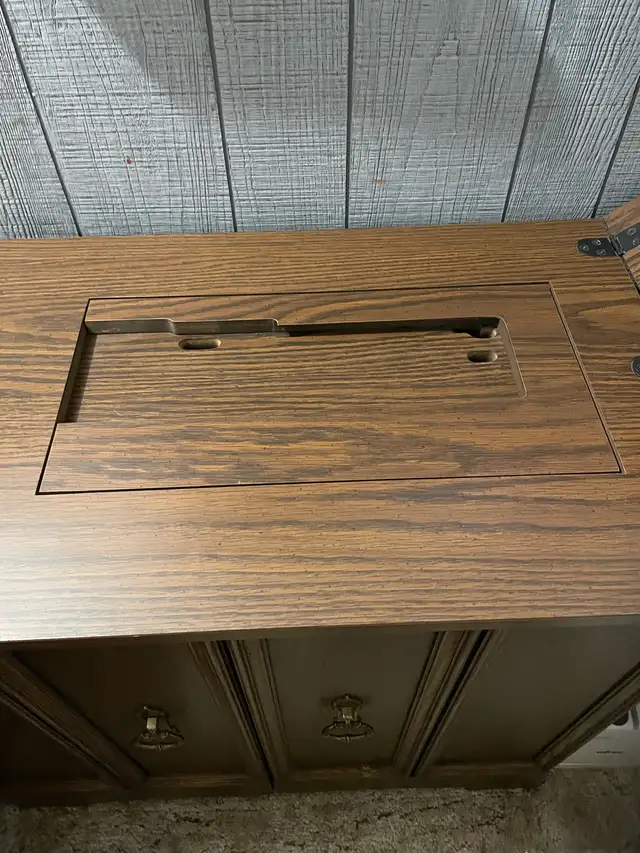 sewing machine cabinet - Photo 2