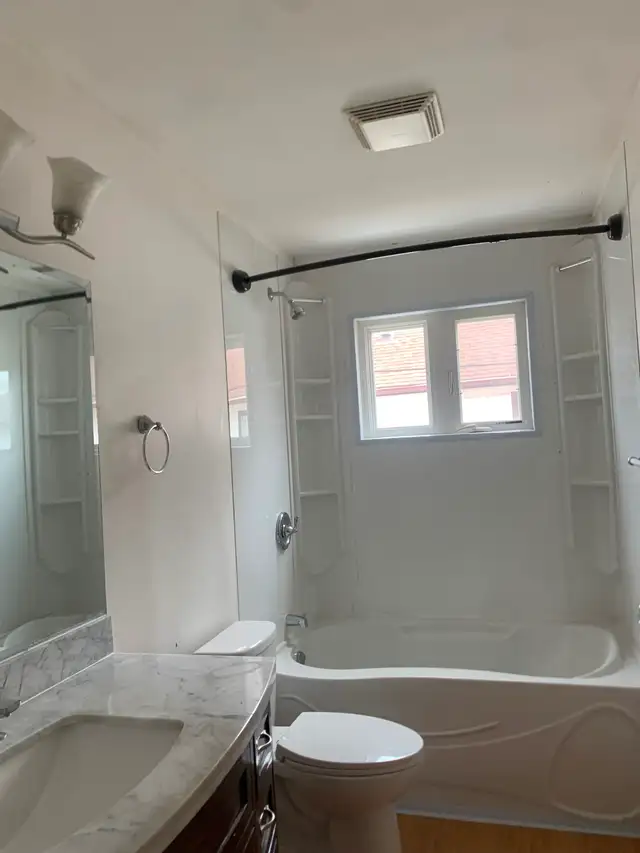 Bi-level 4 bedroom house for rent - Photo 8