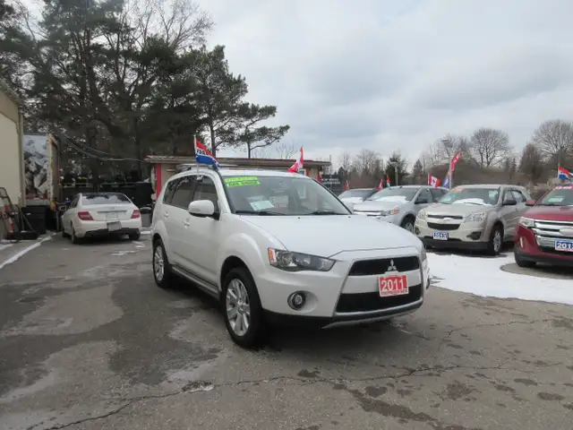 2011 Mitsubishi Outlander LS
