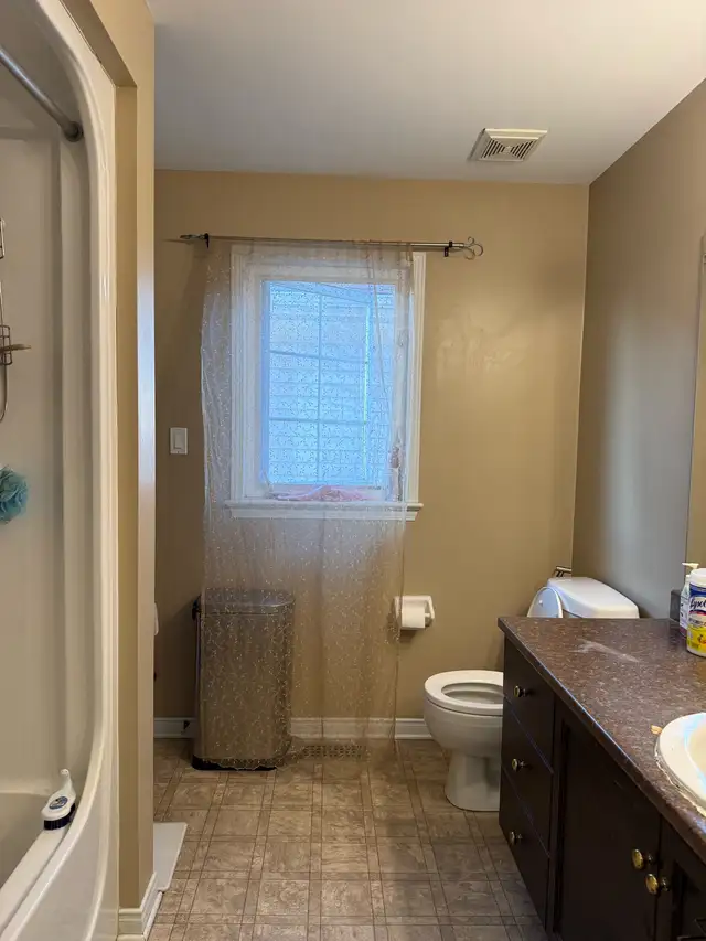 urgent all included furnished room female only - Photo 8