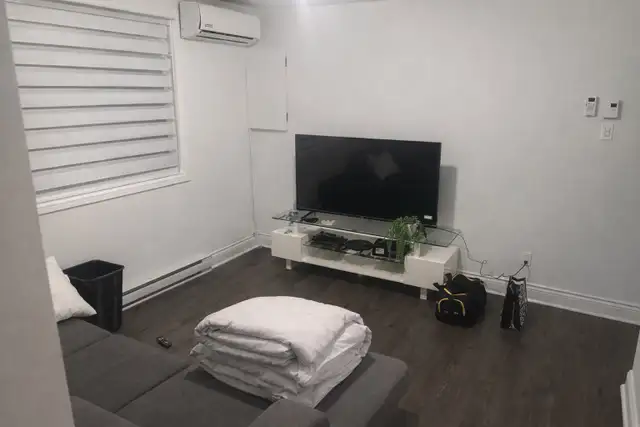 Chambre à louer dans un 4 et demi - Disponible maintenant - Photo 4