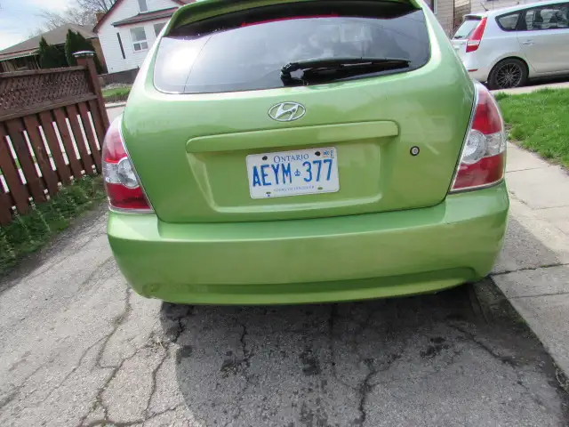 2011 Hyundai Accent Hatchback. auto trans needs repair - Photo 8
