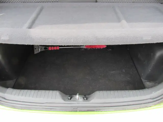 2011 Hyundai Accent Hatchback. auto trans needs repair - Photo 9