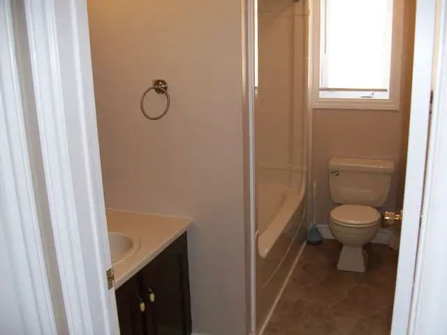 4 bedroom house - heat and light included - Photo 6