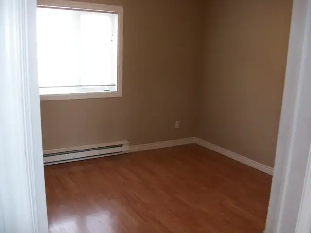 4 bedroom house - heat and light included - Photo 7