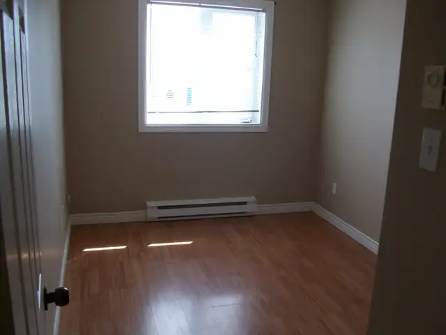 4 bedroom house - heat and light included - Photo 8