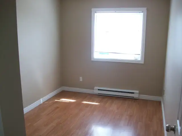 4 bedroom house - heat and light included - Photo 9