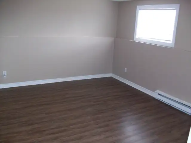 4 bedroom house - heat and light included - Photo 11