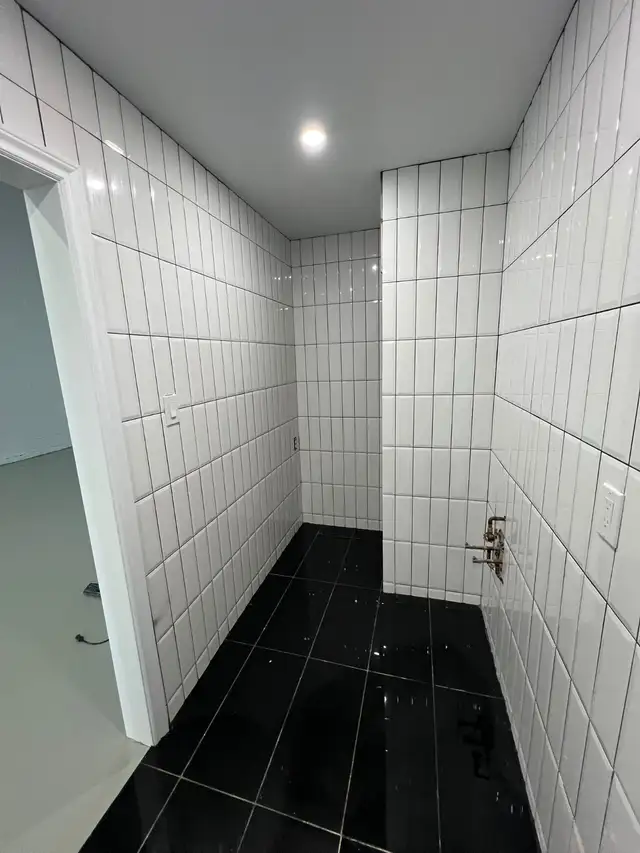 Units 5/8/16 Warehouse   Office 3135 Universal Drive - Photo 7