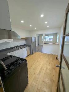 Two Bedrooms in a House - Photo 2