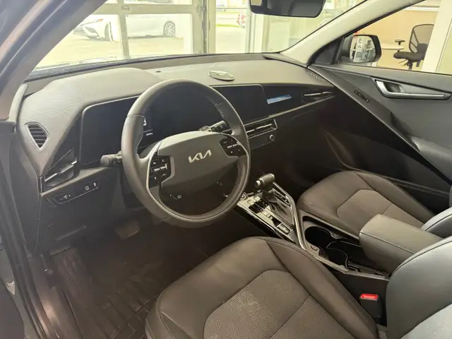 2024 Kia Niro EX - Photo 12