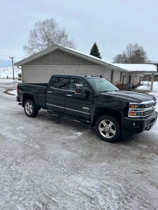 2016 3/4ton Chevrolet diesel - Photo 2