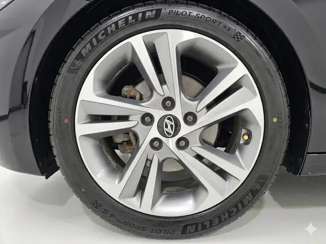 2018 Hyundai Elantra SEL 4dr Sdn - V7052 - No Payments for 1 Yea - Photo 9