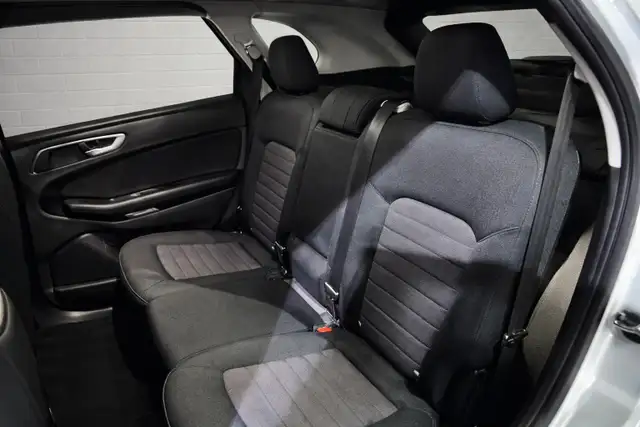 2016 Ford Edge SE 4dr SUV AWD - V6931 - Financing Available - Photo 14