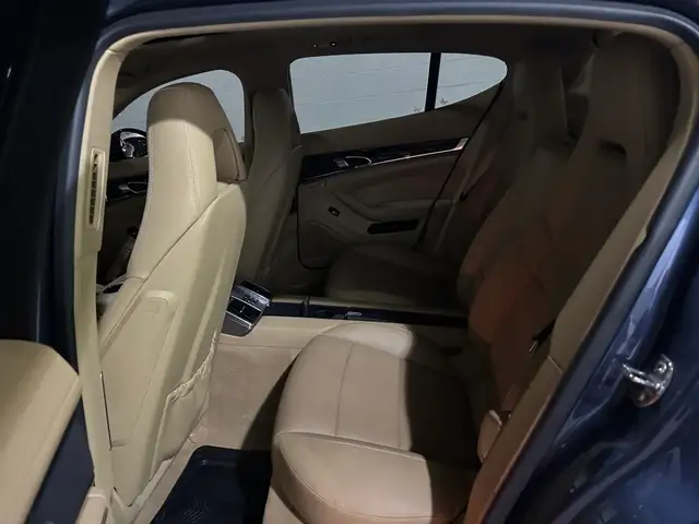2011 Porsche Panamera 4 AWD V6 - V5712 - Financing Available - Photo 12