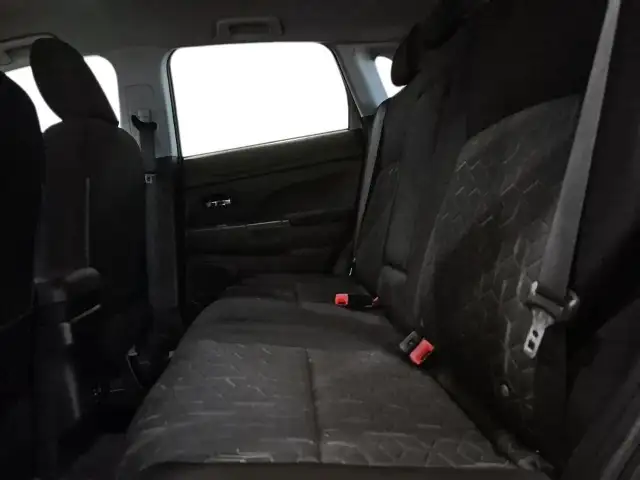 2024 Mitsubishi RVR SE - Photo 11