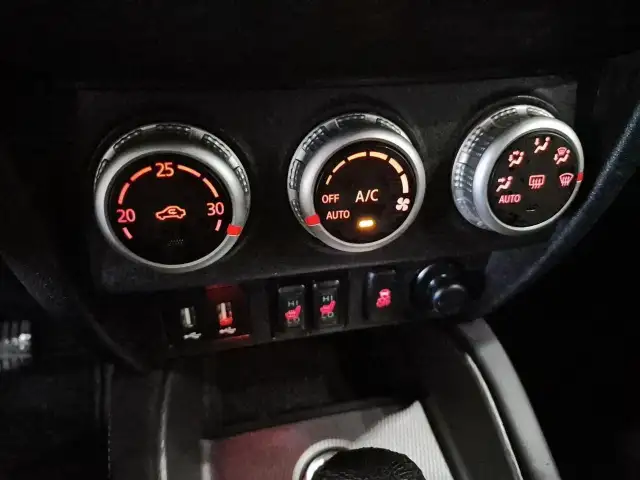 2024 Mitsubishi RVR SE - Photo 13