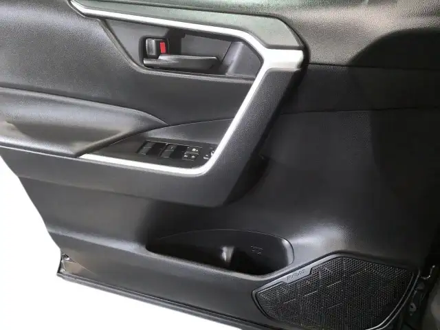2025 Toyota RAV4 LE LE | Adaptive Cruise | Low Mileage - Photo 14
