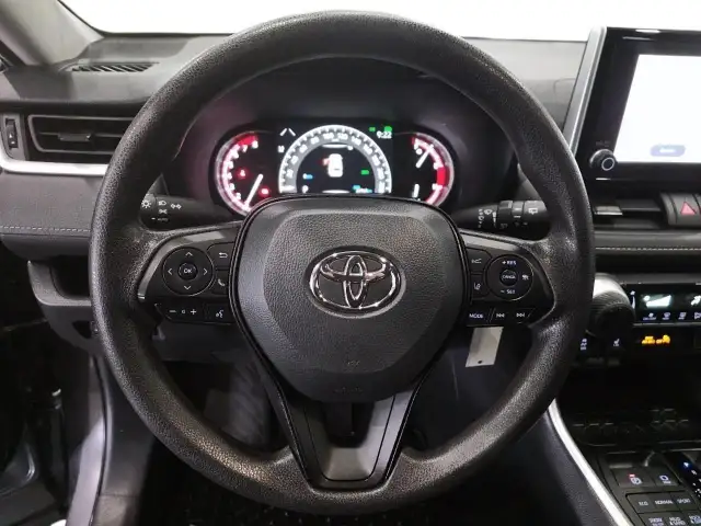 2025 Toyota RAV4 LE LE | Adaptive Cruise | Low Mileage - Photo 15