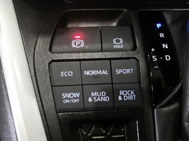 2025 Toyota RAV4 LE LE | Adaptive Cruise | Low Mileage - Photo 16