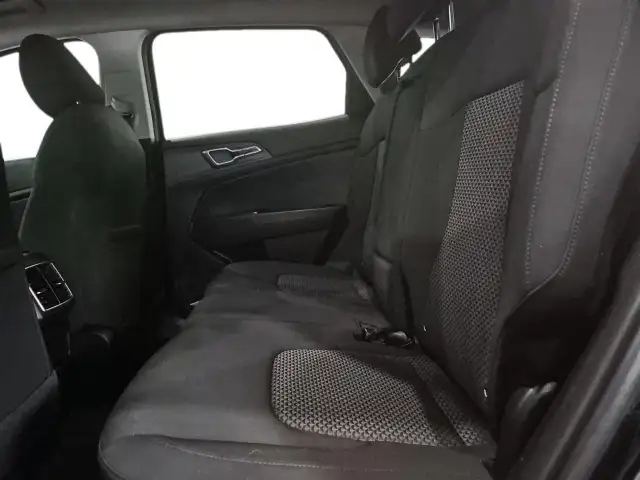 2023 Kia Sportage LX LX | Rear Parking Sensors | Heated Seats - Photo 13