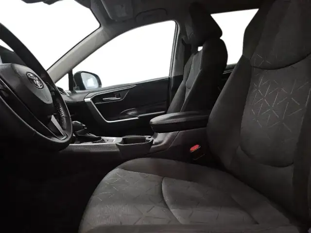 2023 Toyota RAV4 XLE XLE | Moonroof | Lane Assist - Photo 11