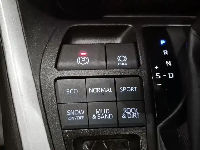 2023 Toyota RAV4 XLE XLE | Moonroof | Lane Assist - Photo 18