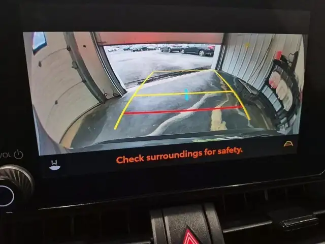 2023 Toyota RAV4 XLE XLE | Moonroof | Lane Assist - Photo 19