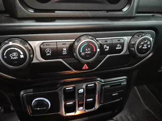 2021 Jeep Gladiator Willys | Safety & Trailer Tow Pkg - Photo 11