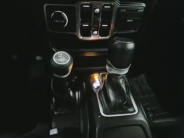 2021 Jeep Gladiator Willys | Safety & Trailer Tow Pkg - Photo 20