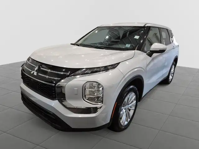 2025 Mitsubishi Outlander ES ES | Dual Climate Control |
