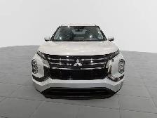 2025 Mitsubishi Outlander ES ES | Dual Climate Control | - Photo 3