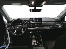 2025 Mitsubishi Outlander ES ES | Dual Climate Control | - Photo 10