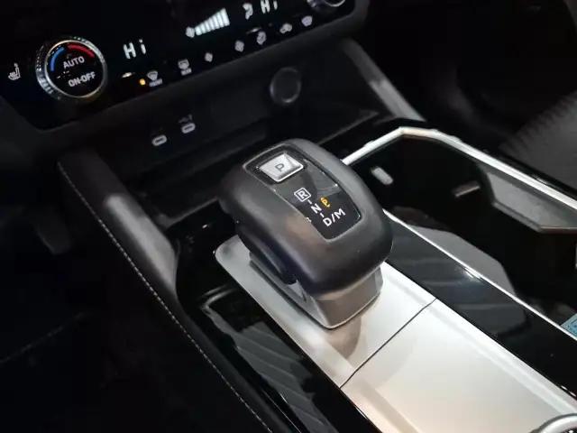 2025 Mitsubishi Outlander ES ES | Dual Climate Control | - Photo 14