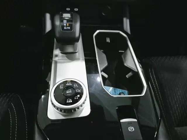 2025 Mitsubishi Outlander ES ES | Dual Climate Control | - Photo 21