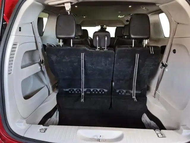 2024 Chrysler Pacifica Touring-L Touring- L | Save $ $23,762... - Photo 9