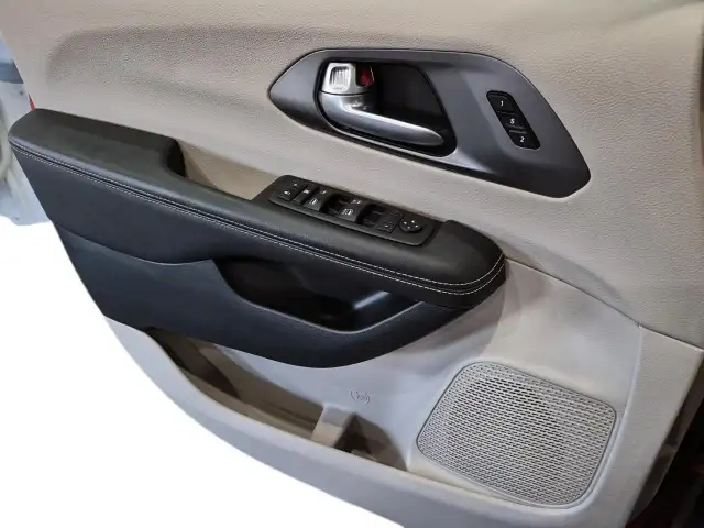 2024 Chrysler Pacifica Touring-L Touring- L | Save $ $23,762... - Photo 16