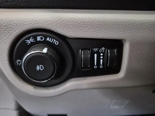 2024 Chrysler Pacifica Touring-L Touring- L | Save $ $23,762... - Photo 28