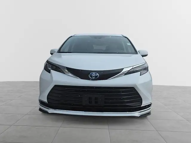 2024 Toyota Sienna XLE 8-Passenger XLE 8 Passenger | Sunroof... - Photo 3