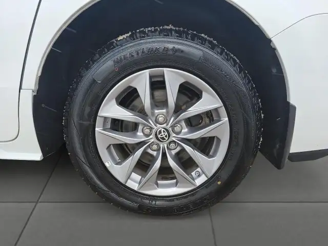 2024 Toyota Sienna XLE 8-Passenger XLE 8 Passenger | Sunroof... - Photo 9