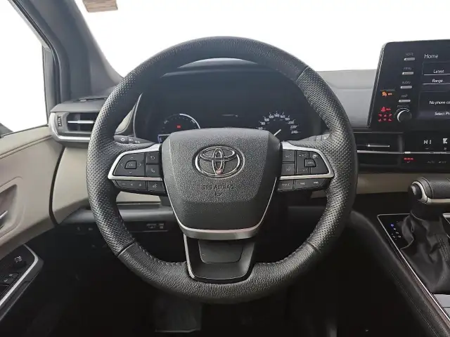 2024 Toyota Sienna XLE 8-Passenger XLE 8 Passenger | Sunroof... - Photo 16