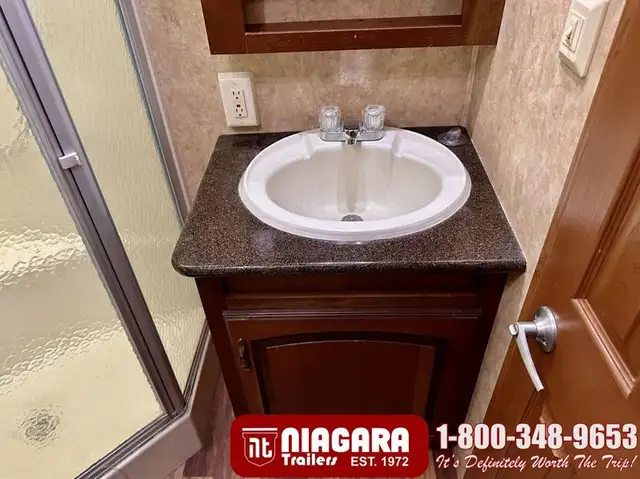 2011 CROSSROADS RUSHMORE 34SB Fifth Wheel - Photo 28